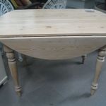 457 2470 DROP-LEAF TABLE